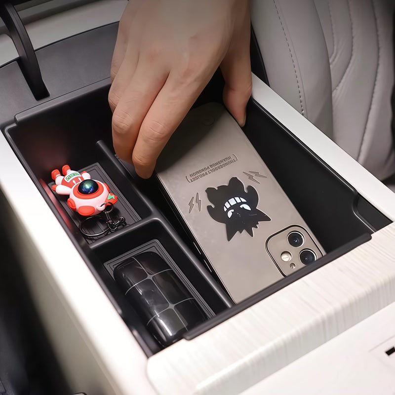 Armrest storage box for XPENG P7+